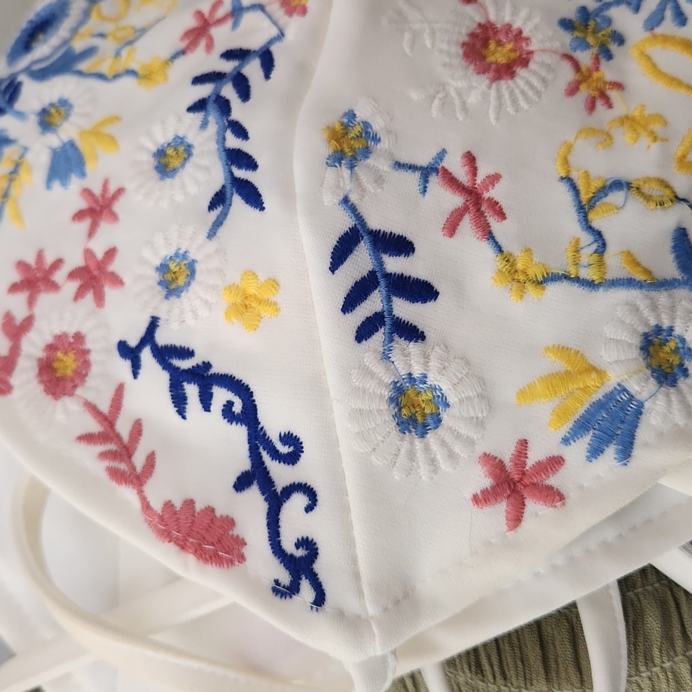 Molly Bracken Woven Embroidered Cropped Top - Picture 11 of 11